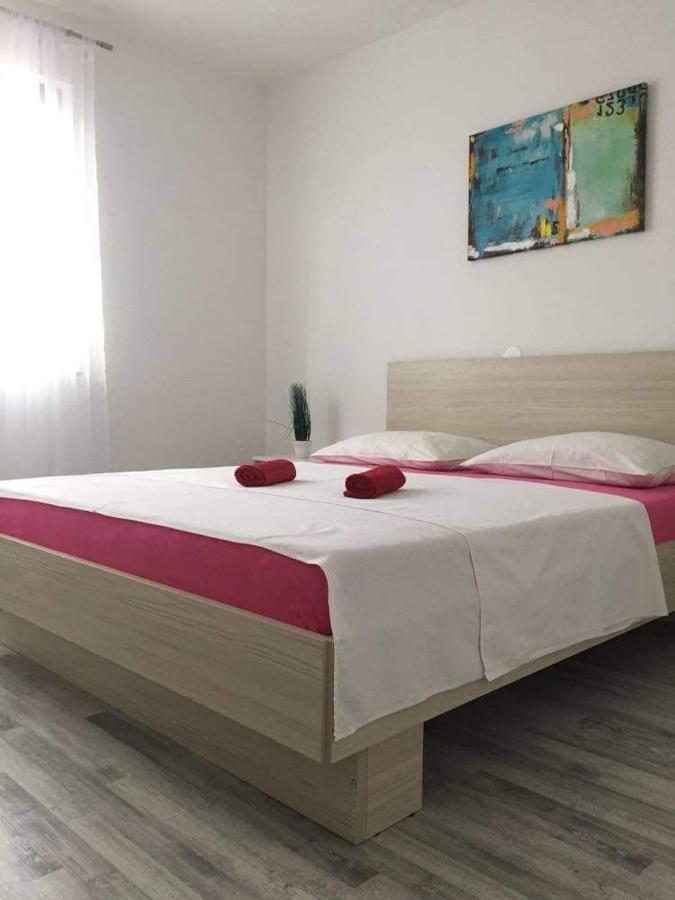 Apartment Ante And Dijana Starigrad Paklenica Exterior photo