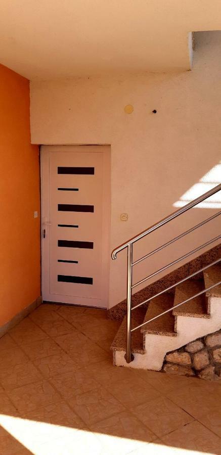 Apartment Ante And Dijana Starigrad Paklenica Exterior photo